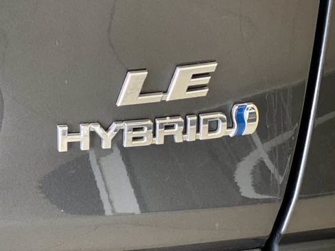 Used 2021 Toyota RAV4 LE AWD/4WD image 12