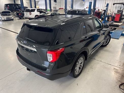 Used 2022 Ford Explorer XLT w/ Equipment Group 202A AWD/4WD image 20