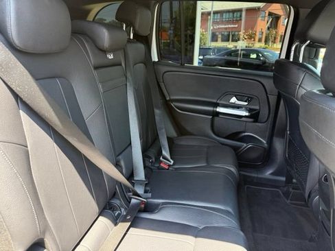 Used 2020 Mercedes-Benz GLB 250 4MATIC image 23
