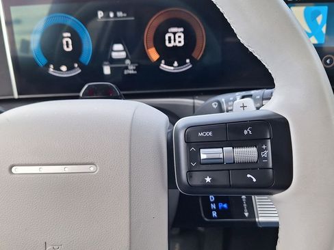 New 2025 Hyundai Santa Fe SEL AWD/4WD image 17