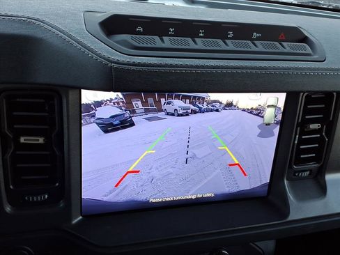 Used 2025 Ford Bronco Badlands image 22