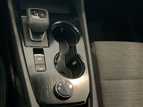 Used 2023 Nissan Rogue SV image 19