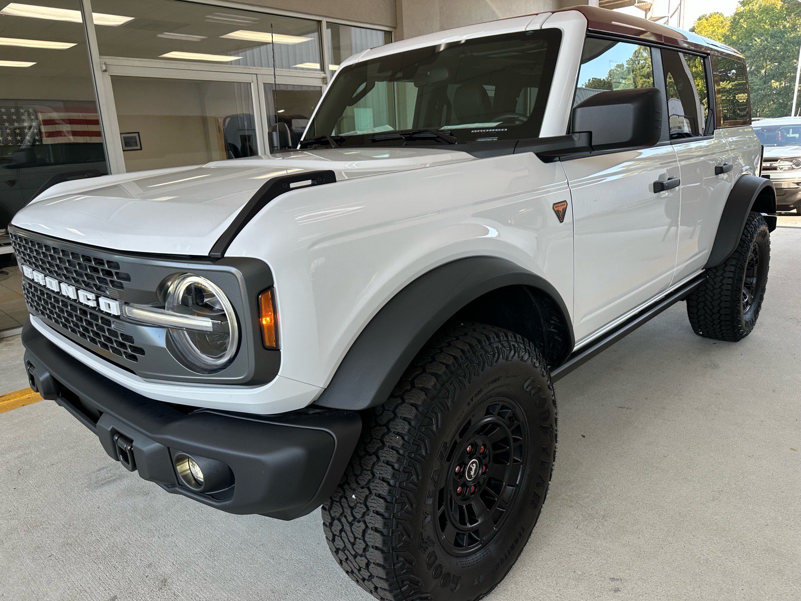 Used 2026 Ford Bronco Badlands w/ Sasquatch Package AWD/4WD image 3