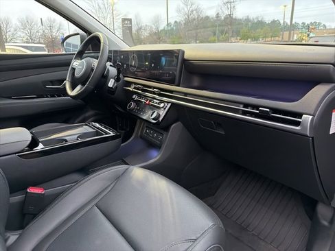 Certified 2025 Hyundai Tucson Limited image 44