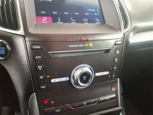 Used 2019 Ford Edge Titanium w/ Cold Weather Package image 21