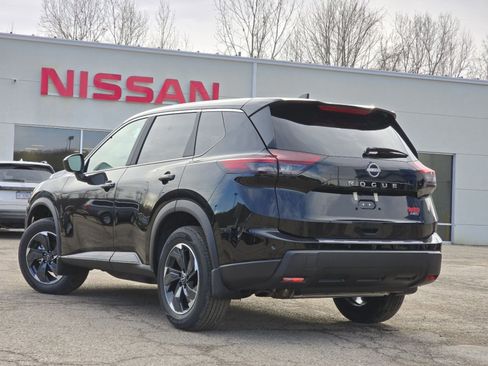 New 2026 Nissan Rogue SV image 7