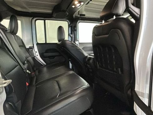 Used 2023 Jeep Wrangler Unlimited Rubicon 4xe w/ Cold Weather Group AWD/4WD image 28