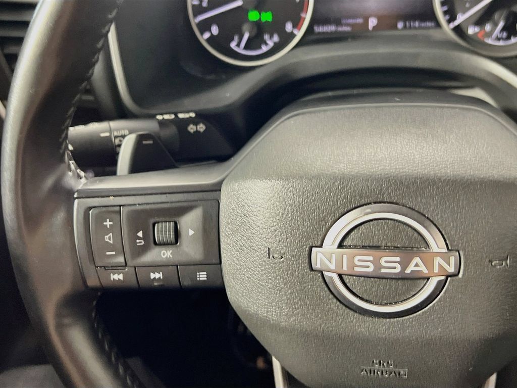 Used 2025 Nissan Rogue SV FWD image 16