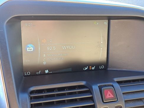 Used 2016 Volvo XC60 T6 Platinum w/ Climate Package image 22