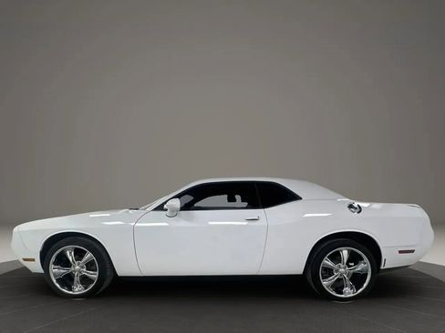 Used 2014 Dodge Challenger SXT w/ Sound Group RWD image 2