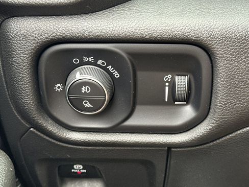 Used 2023 RAM 1500 Big Horn AWD/4WD image 33