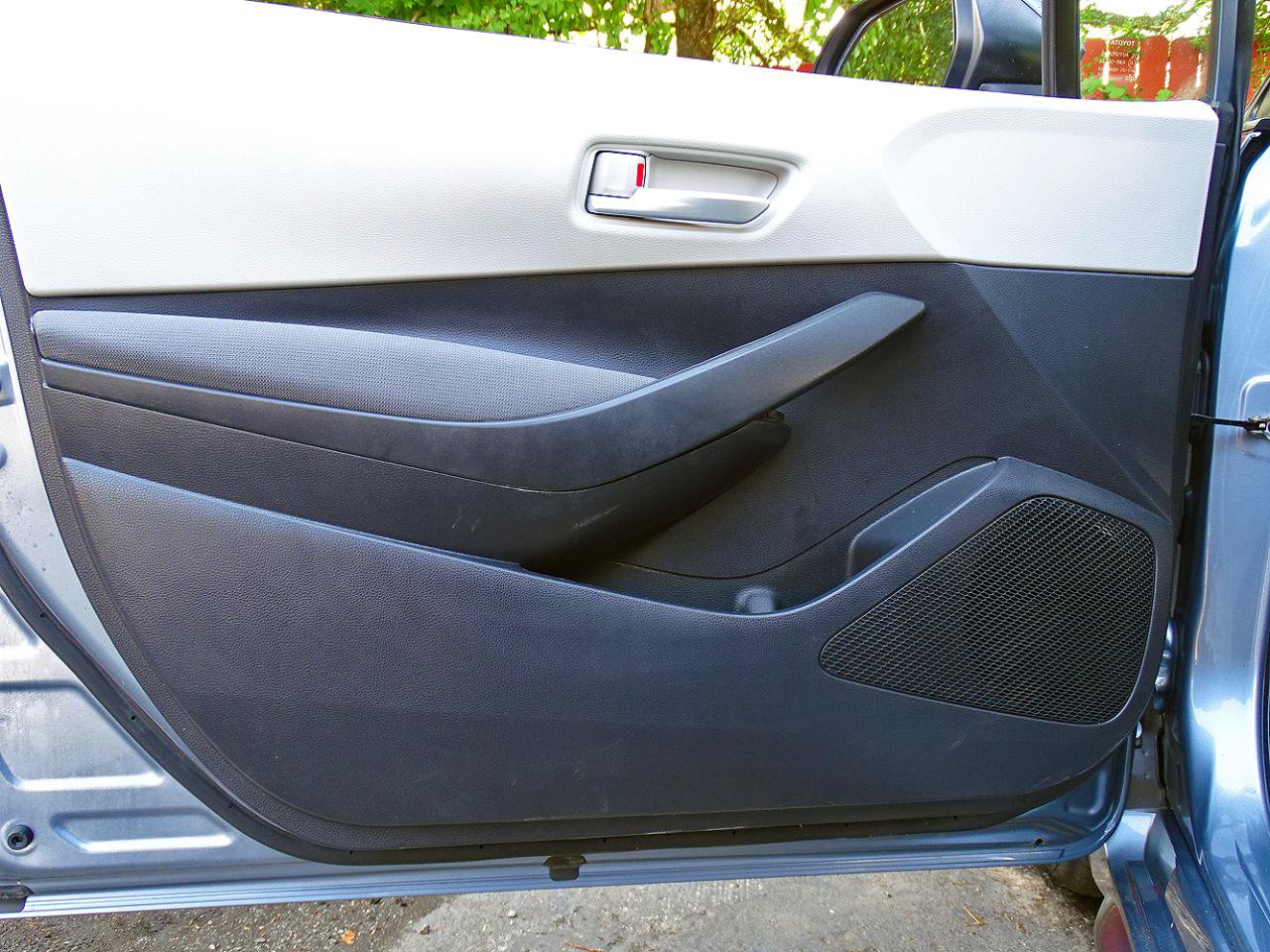 Used 2021 Toyota Corolla LE w/ Carpet Mat Package (TMS) FWD image 38