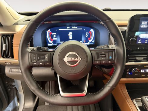 Used 2025 Nissan Pathfinder Platinum w/ Cargo Package image 15