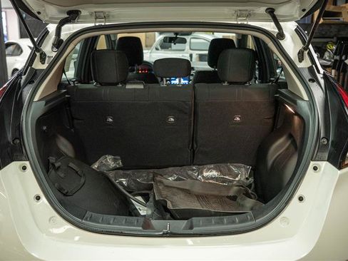 Used 2024 Nissan Leaf S image 7