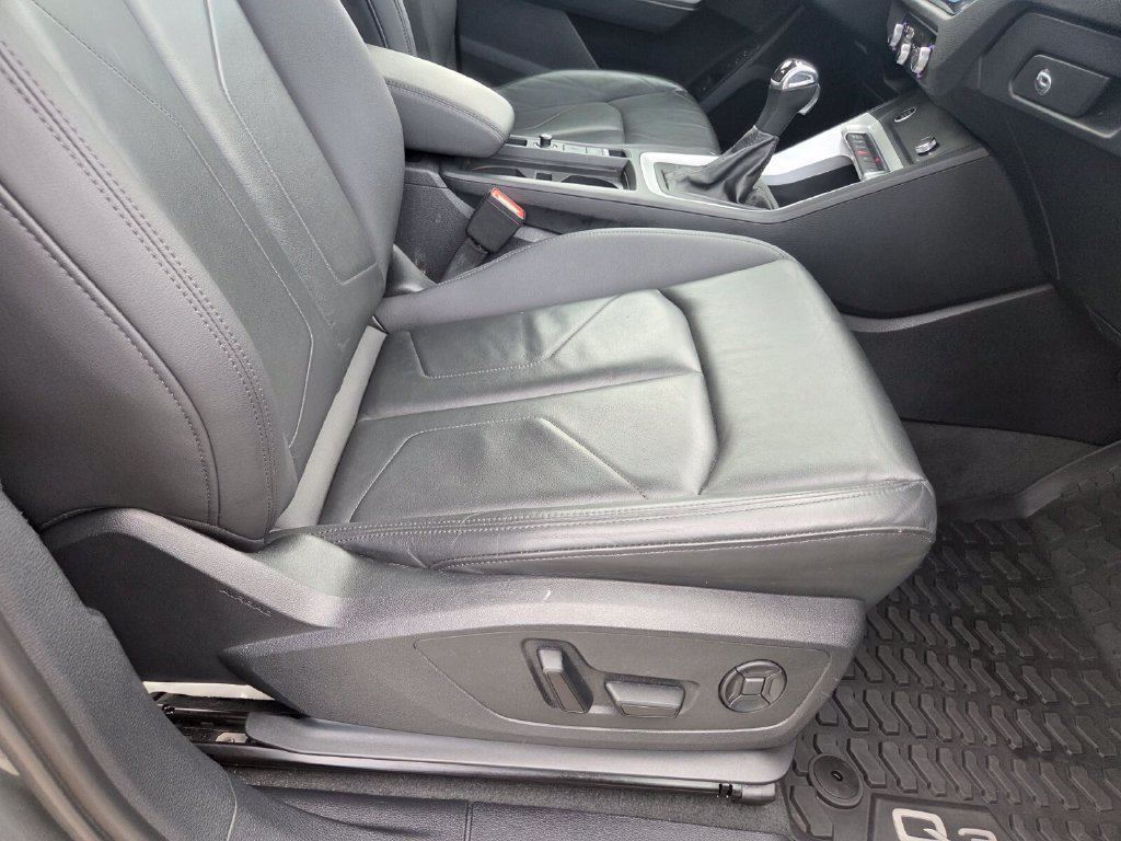 Used 2023 Audi Q3 2.0T Premium AWD/4WD image 28