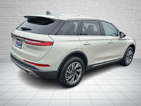 Used 2023 Lincoln Corsair AWD image 4