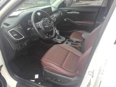 Used 2023 Kia Seltos SX w/ SX Sunroof Package image 12