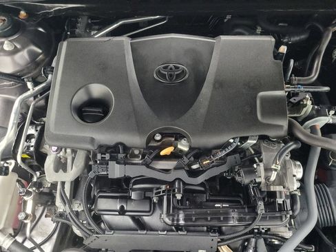 Used 2021 Toyota Camry SE image 30