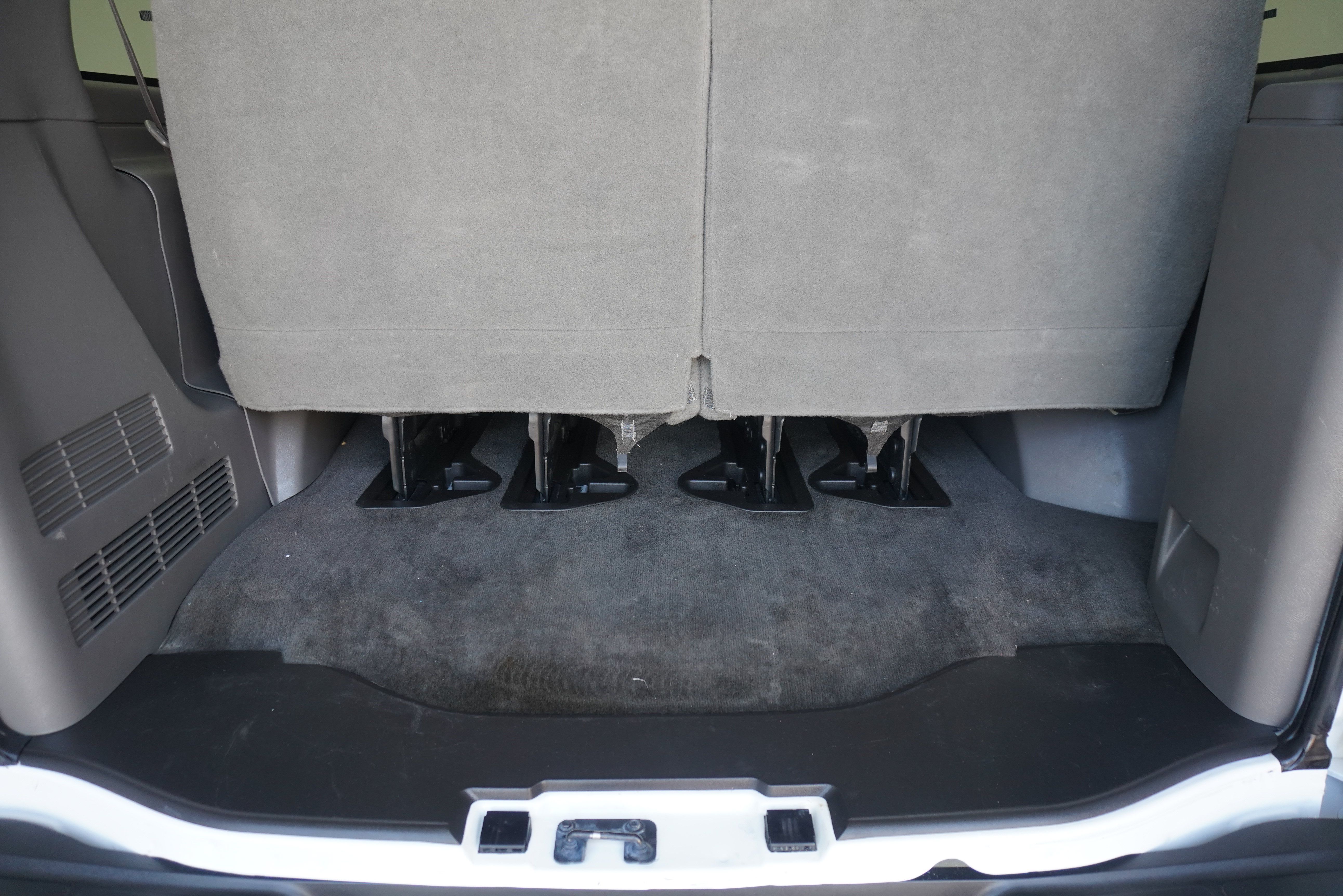 Used 2017 Chevrolet Express 2500 LT w/ LT Preferred Equipment Group RWD image 20