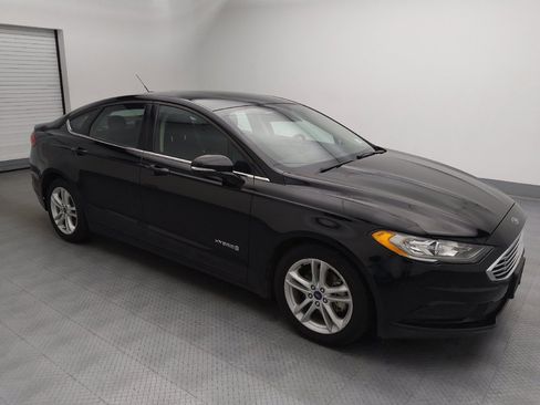 Used 2018 Ford Fusion SE FWD image 11