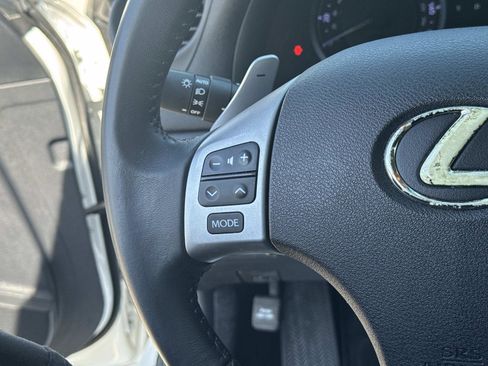 Used 2014 Lexus IS 250C w/ Luxury Package RWD image 23