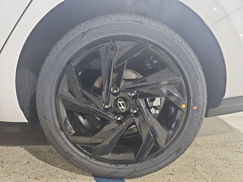 New 2026 Hyundai Elantra Sport FWD image 35