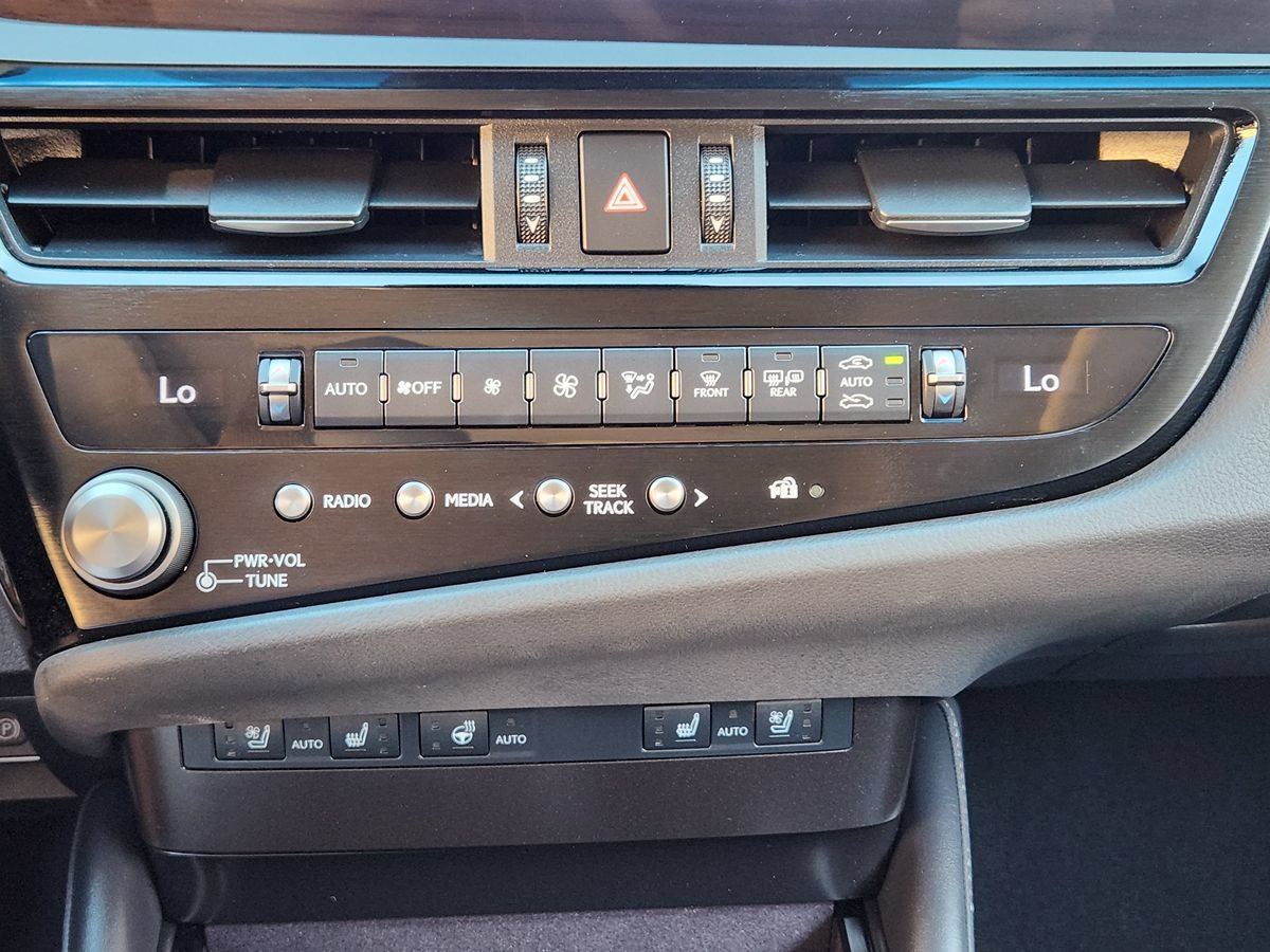 Used 2024 Lexus ES 350 w/ Premium Package FWD image 33