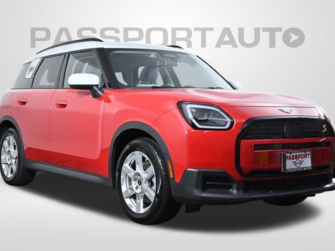 Used 2025 MINI Cooper Countryman SE w/ Comfort Package Max image 3