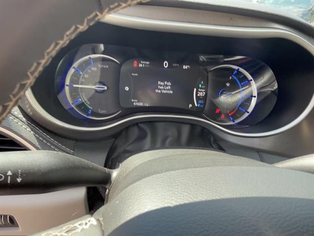 Used 2024 Chrysler Pacifica Limited FWD image 18