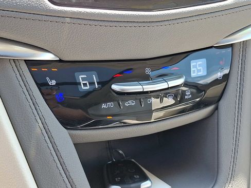 Used 2024 Cadillac XT5 Premium Luxury w/ Technology Package AWD/4WD image 17