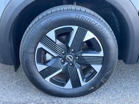 Used 2025 Nissan Kicks SV image 25