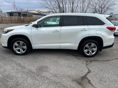 Used 2018 Toyota Highlander Limited image 2
