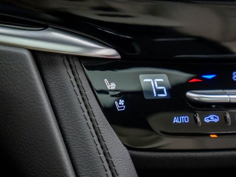 Certified 2024 Cadillac XT6 Sport w/ Technology Package image 31