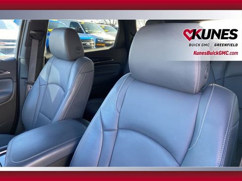 Used 2024 Buick Enclave Premium image 12