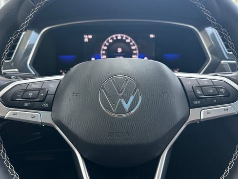 Used 2022 Volkswagen Tiguan SE FWD image 24