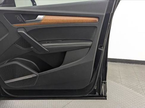 Used 2021 Audi Q5 e Premium Plus w/ Premium Plus Package image 22