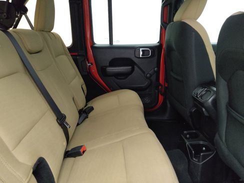 Used 2018 Jeep Wrangler Unlimited Sport AWD/4WD image 19