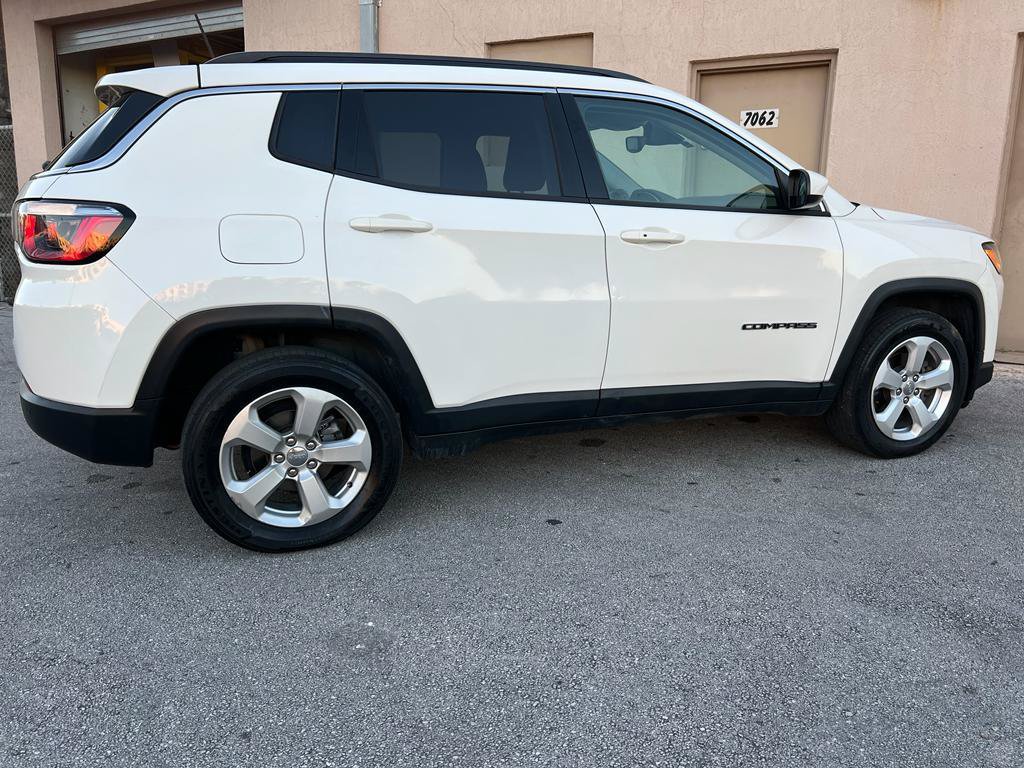 Used 2018 Jeep Compass Latitude w/ Popular Equipment Group FWD image 15