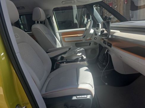 Used 2025 Volkswagen ID. Buzz 1st Edition RWD image 4