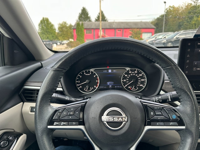 Used 2023 Nissan Altima 2.5 SV w/ SV Premium Package FWD image 16