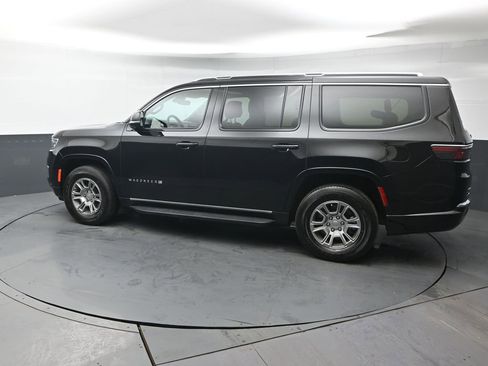 Used 2023 Jeep Wagoneer 4WD w/ Convenience Group I image 4