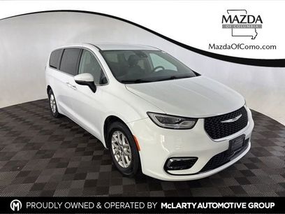 Used 2023 Chrysler Pacifica Touring-L