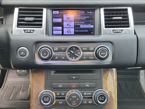 Used 2013 Land Rover Range Rover Sport HSE AWD/4WD image 9
