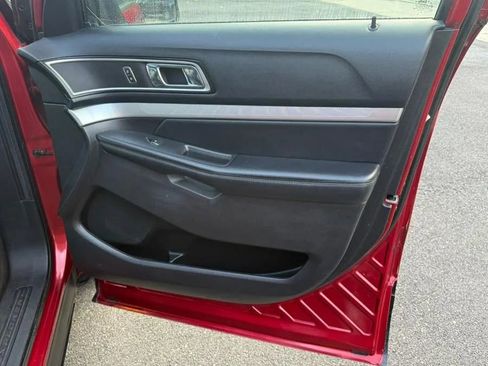 Used 2016 Ford Explorer XLT w/ Equipment Group 202A image 24