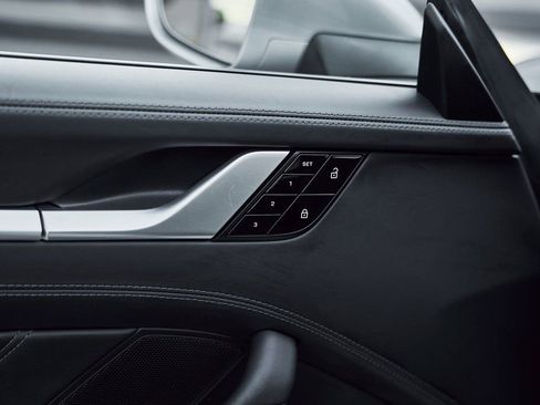 Used 2021 Porsche 911 Turbo S image 28