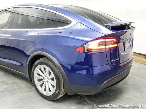 Used 2018 Tesla Model X 100D image 10