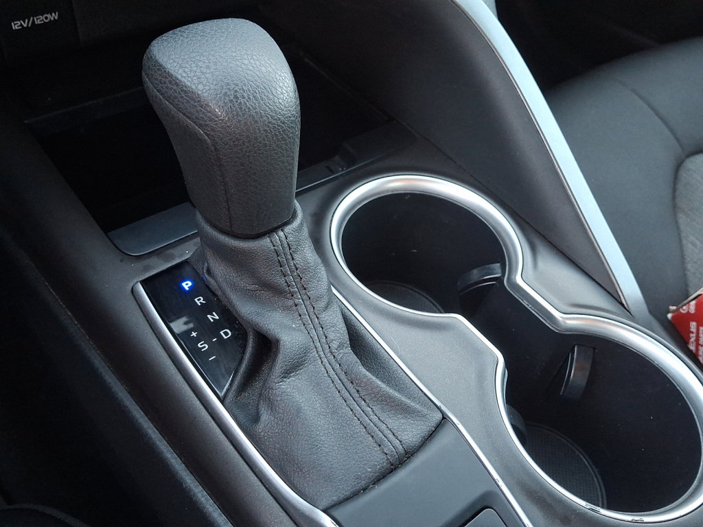 Used 2021 Toyota Camry LE AWD/4WD image 31