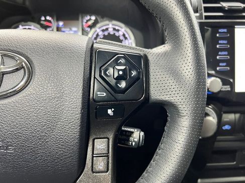 Used 2022 Toyota 4Runner TRD Off-Road Premium AWD/4WD image 11