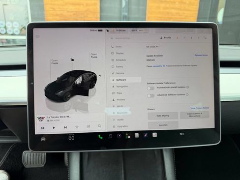 Used 2022 Tesla Model 3 Long Range AWD/4WD image 37