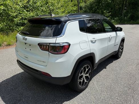 Used 2024 Jeep Compass Limited AWD/4WD image 6